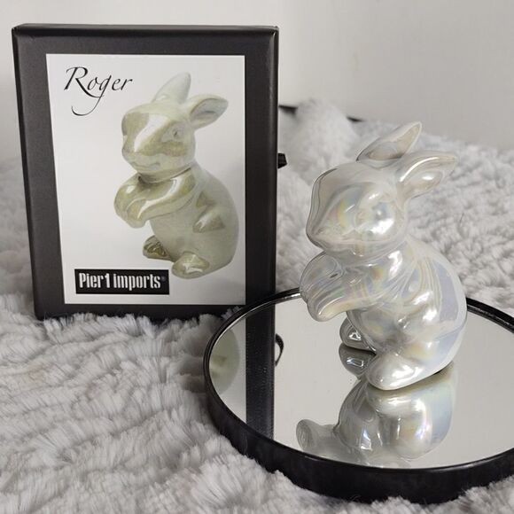Pier 1 "Roger" Rabbit Figurine - Picture 7 of 7